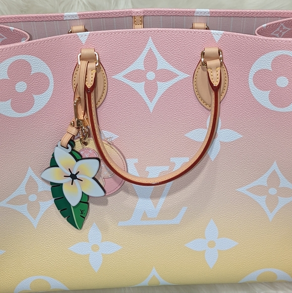 SOLD OUT🎉 Louis Vuitton OTG GM Pink/Yellow New in Box w/ QR Code and reciept - Picture 10 of 16